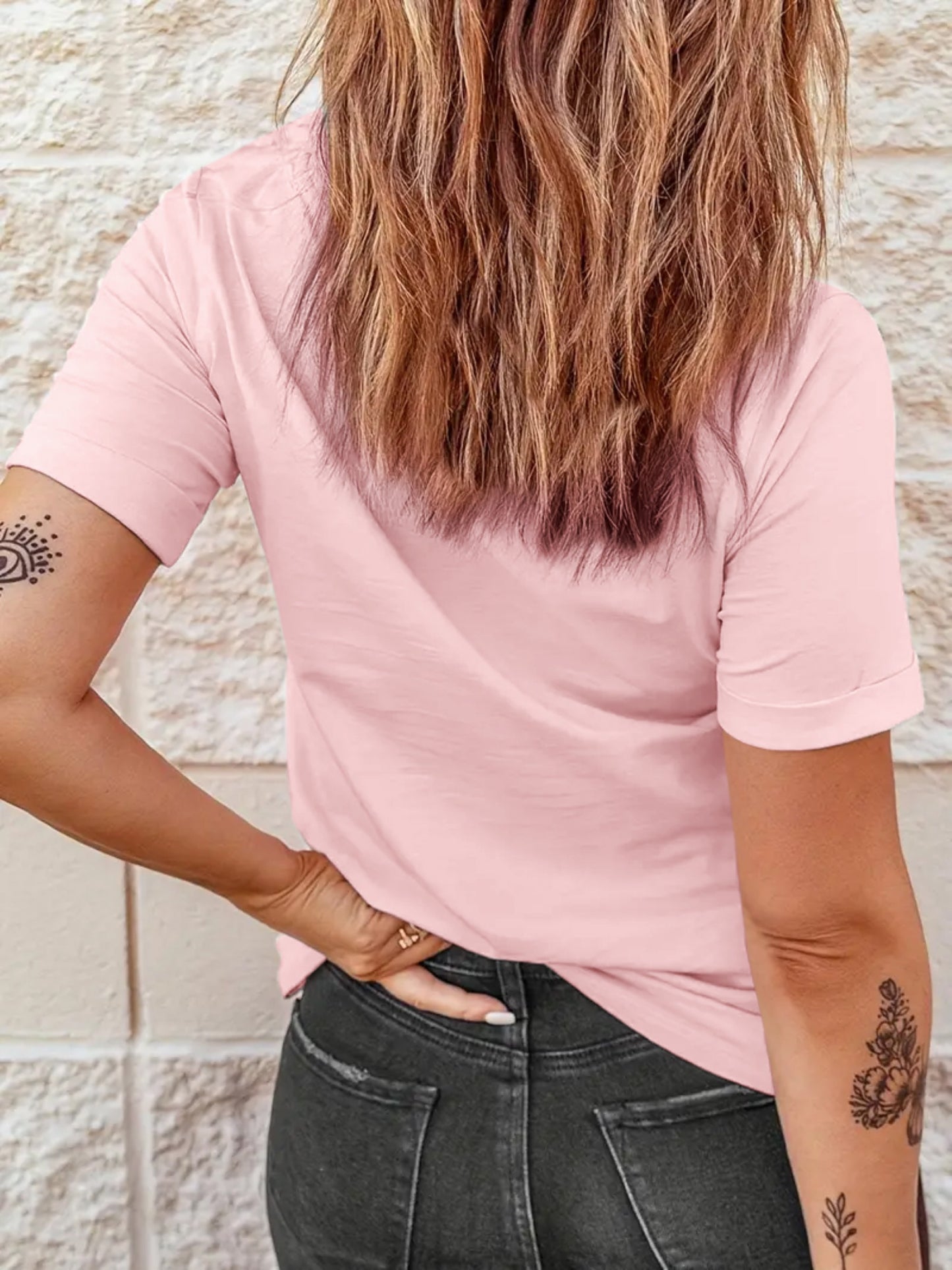 Leopard Heart Print Comfy T-Shirt, Round Neck Short Sleeve Sports Tee, Women's Activewear