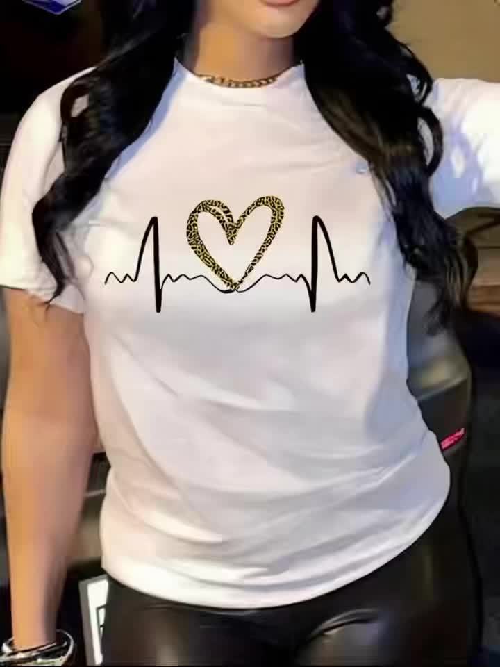 Leopard Heart Print Comfy T-Shirt, Round Neck Short Sleeve Sports Tee, Women's Activewear