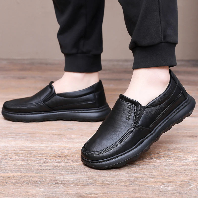 Men Loafers Light Leather Casual Shoes Autumn Male Outdoor Walking Shoes Comfortable Mens Sneakers Soft Loafers Men's Shoes
