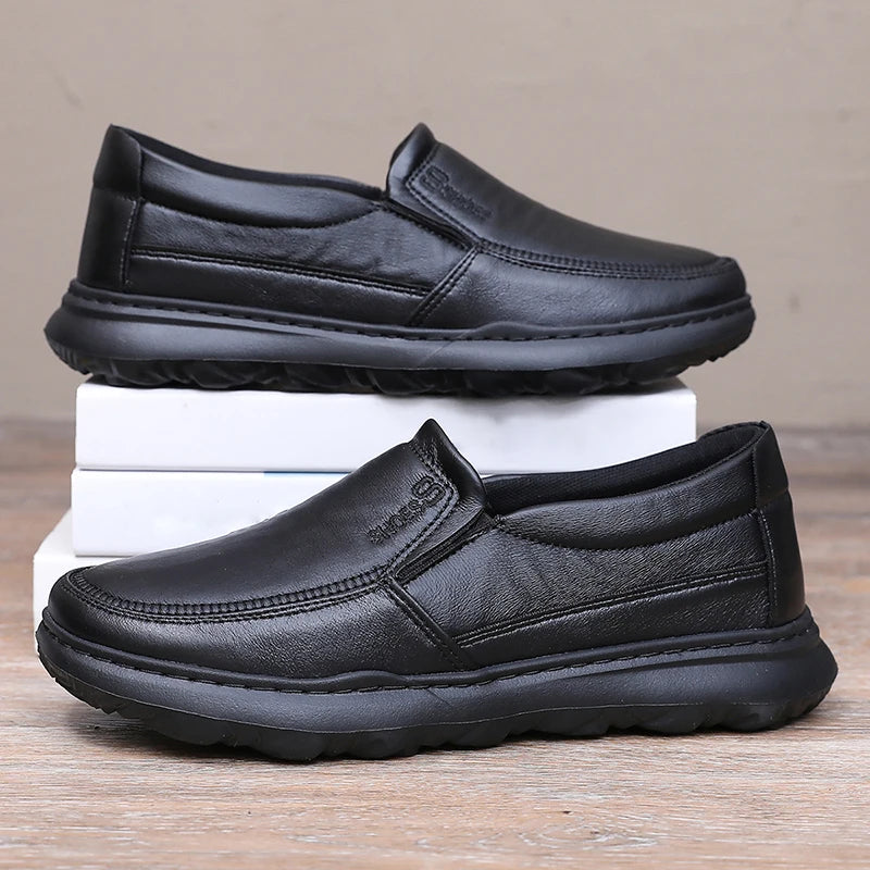 Men Loafers Light Leather Casual Shoes Autumn Male Outdoor Walking Shoes Comfortable Mens Sneakers Soft Loafers Men's Shoes