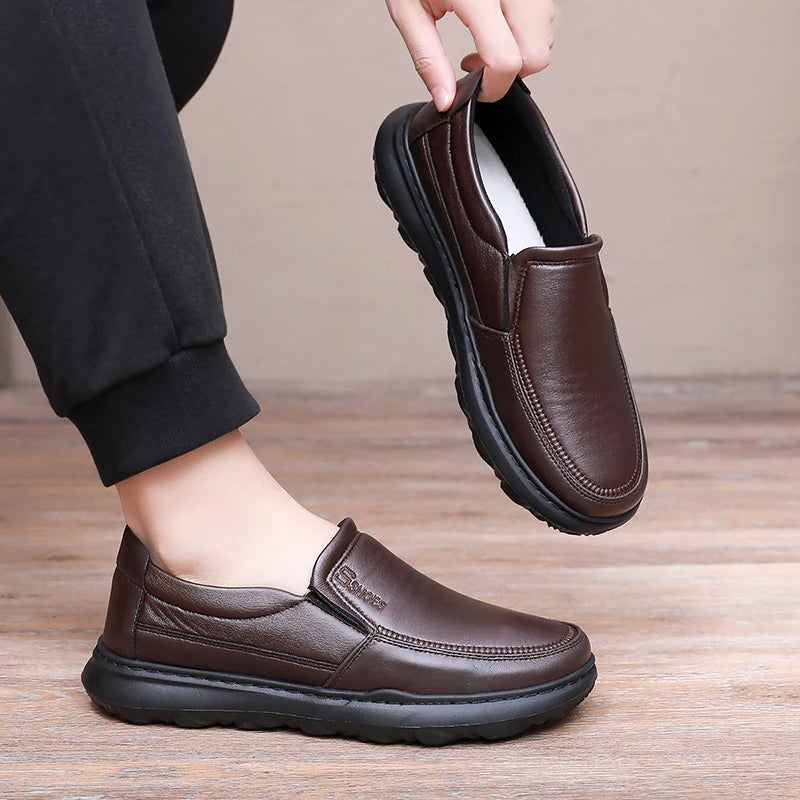 Men Loafers Light Leather Casual Shoes Autumn Male Outdoor Walking Shoes Comfortable Mens Sneakers Soft Loafers Men's Shoes