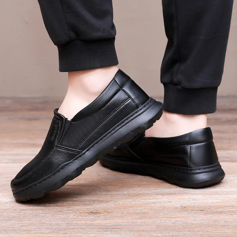 Men Loafers Light Leather Casual Shoes Autumn Male Outdoor Walking Shoes Comfortable Mens Sneakers Soft Loafers Men's Shoes