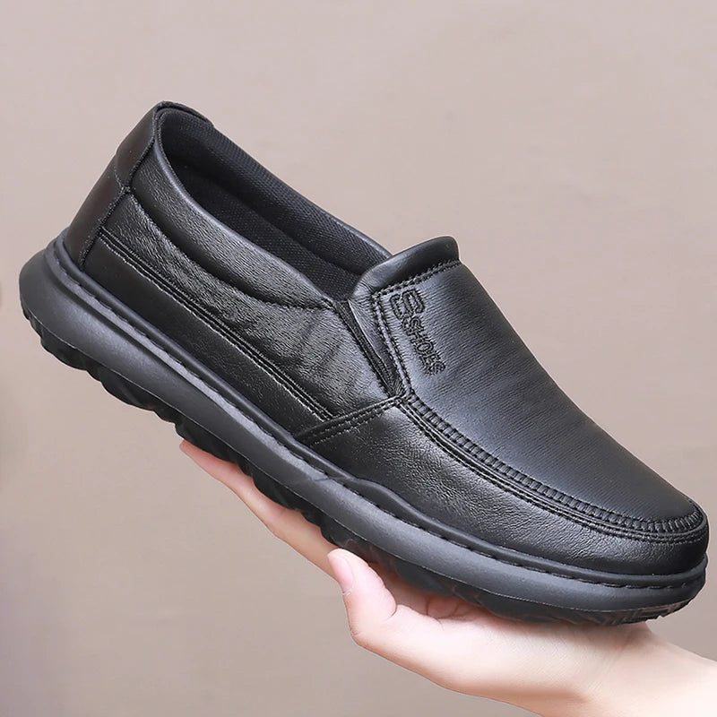 Men Loafers Light Leather Casual Shoes Autumn Male Outdoor Walking Shoes Comfortable Mens Sneakers Soft Loafers Men's Shoes