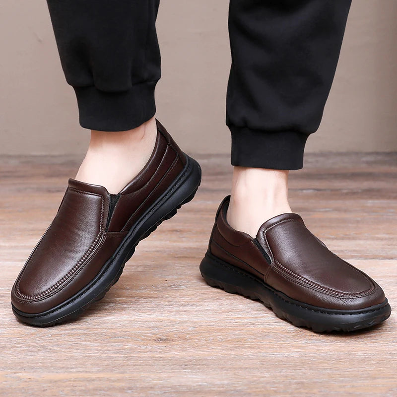 Men Loafers Light Leather Casual Shoes Autumn Male Outdoor Walking Shoes Comfortable Mens Sneakers Soft Loafers Men's Shoes