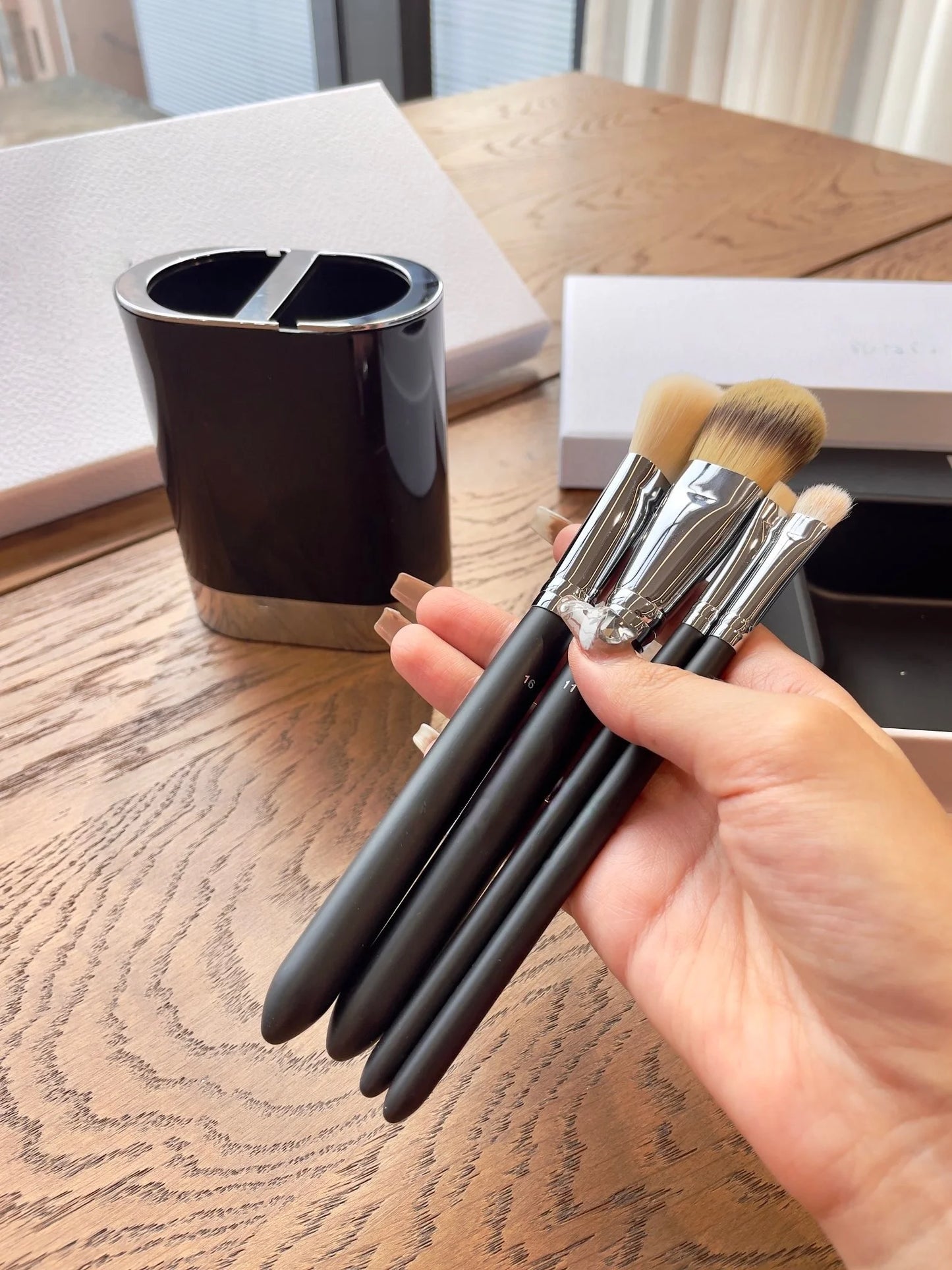 Beauty D Series Four Piece Makeup Brush Exquisite Useful Brushes Handy Timely Daily Use Attractive Gifting Super Eye Catching