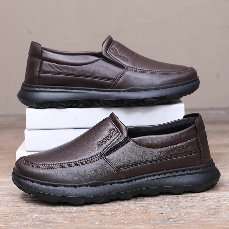 Men Loafers Light Leather Casual Shoes Autumn Male Outdoor Walking Shoes Comfortable Mens Sneakers Soft Loafers Men's Shoes
