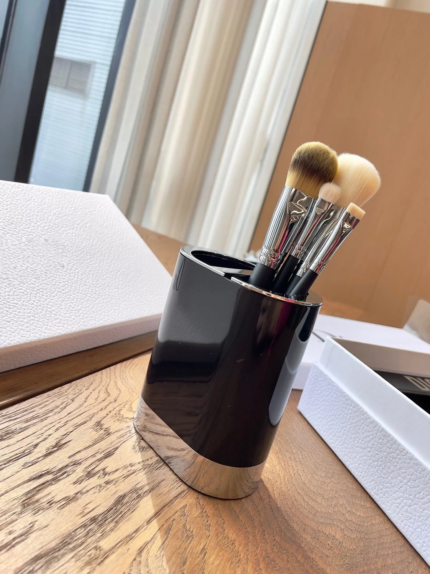 Beauty D Series Four Piece Makeup Brush Exquisite Useful Brushes Handy Timely Daily Use Attractive Gifting Super Eye Catching