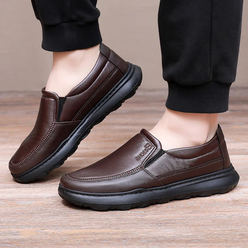 Men Loafers Light Leather Casual Shoes Autumn Male Outdoor Walking Shoes Comfortable Mens Sneakers Soft Loafers Men's Shoes