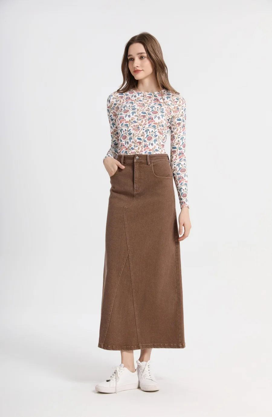 AS 2025 woman Elastic denim skirt fashion lady wear denim fabric with stretch (waist wide can be Stretch to 2-3cm)