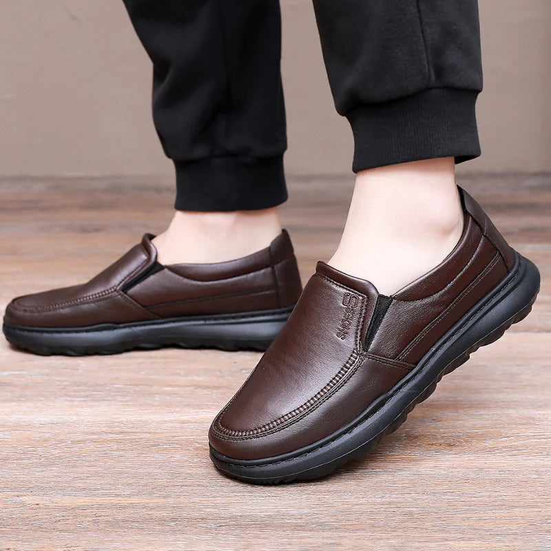 Men Loafers Light Leather Casual Shoes Autumn Male Outdoor Walking Shoes Comfortable Mens Sneakers Soft Loafers Men's Shoes
