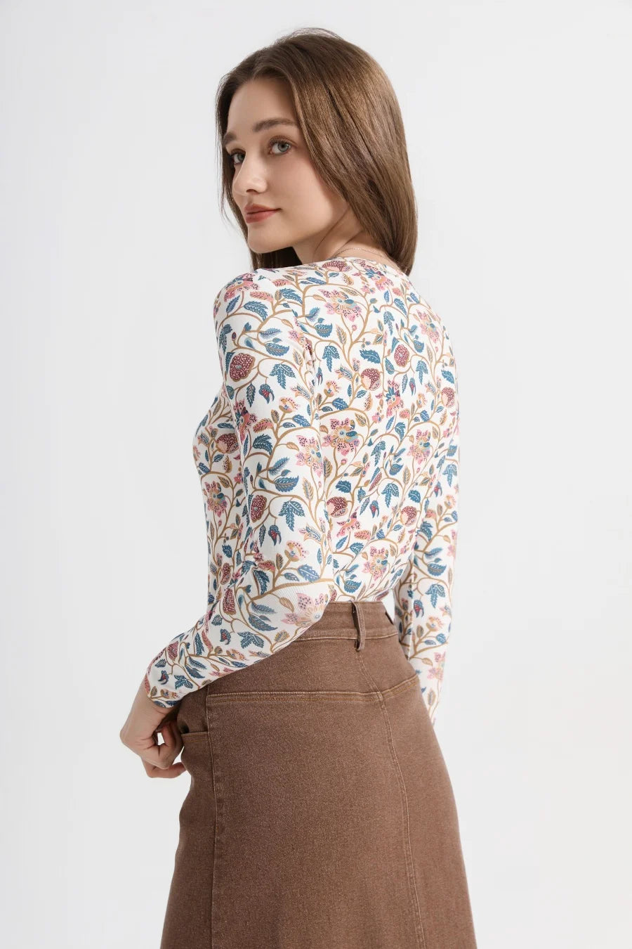 AS 2025 woman Elastic denim skirt fashion lady wear denim fabric with stretch (waist wide can be Stretch to 2-3cm)