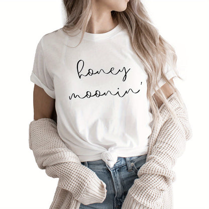 Bride Shirt, Honeymoonin' Mrs Shirt, Cute Bride Gift, Bride honeymoon Shirt, Getting Married Shirt, Engaged Shirt, Honeymoon Shirt, Mrs Shirt, Honeymoon Tshirt Unisex Womens Tee Script Mrs