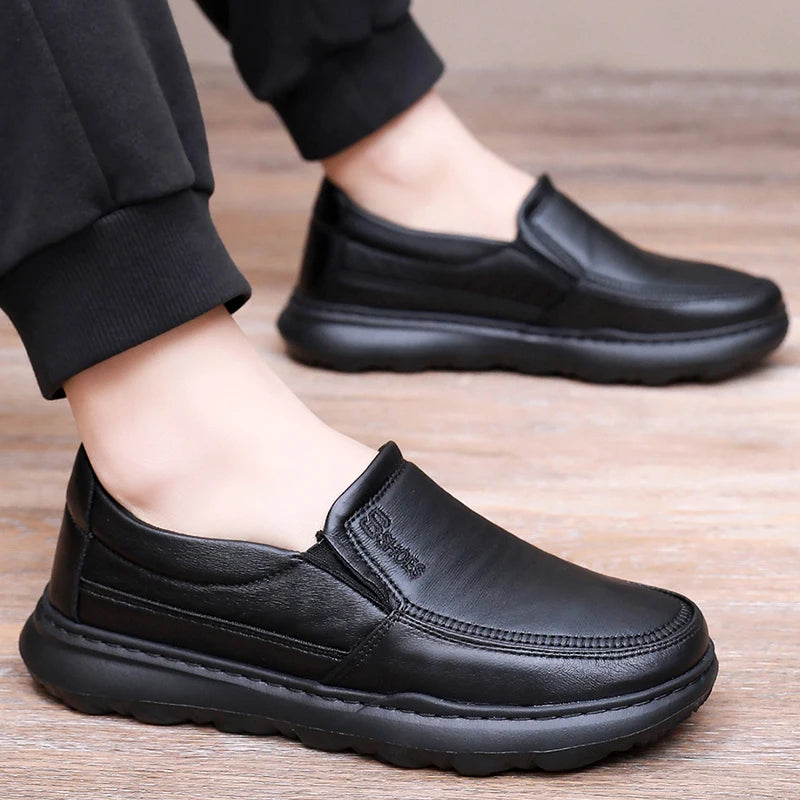 Men Loafers Light Leather Casual Shoes Autumn Male Outdoor Walking Shoes Comfortable Mens Sneakers Soft Loafers Men's Shoes